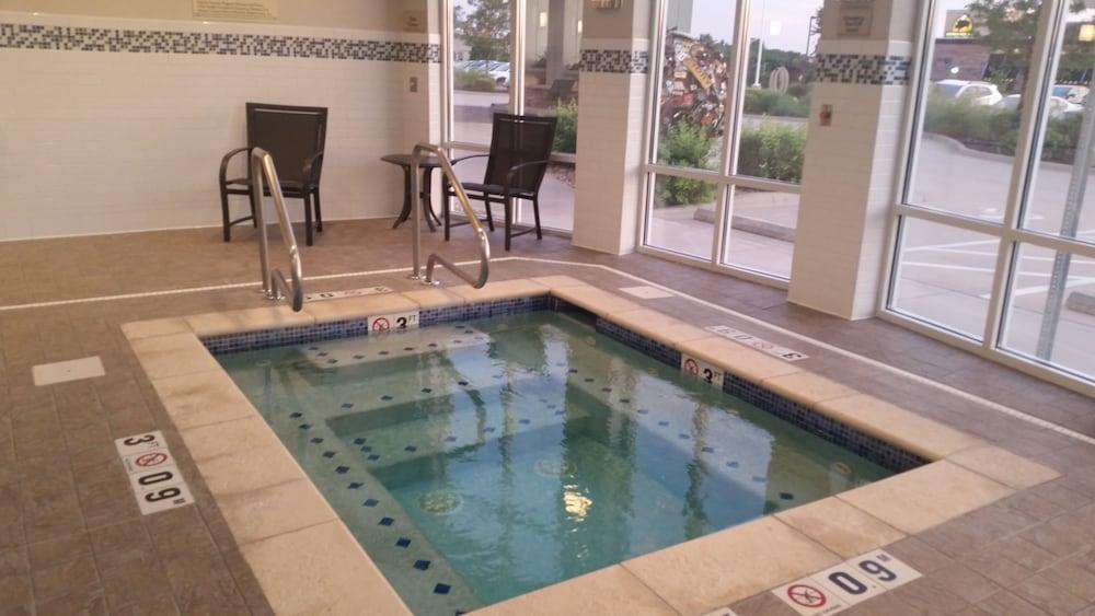 Hilton Garden Inn Olathe Dış mekan fotoğraf
